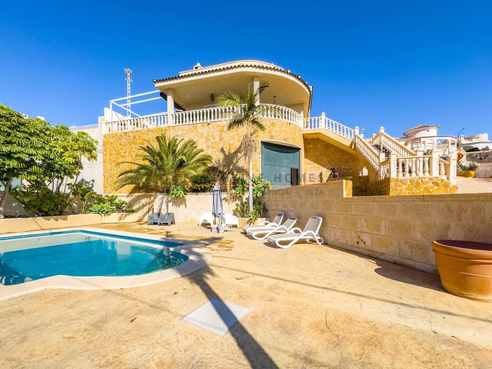 3 soveværelse Villa til salg i El Campello med swimmingpool garage - € 595.000 (Ref: 10031450)