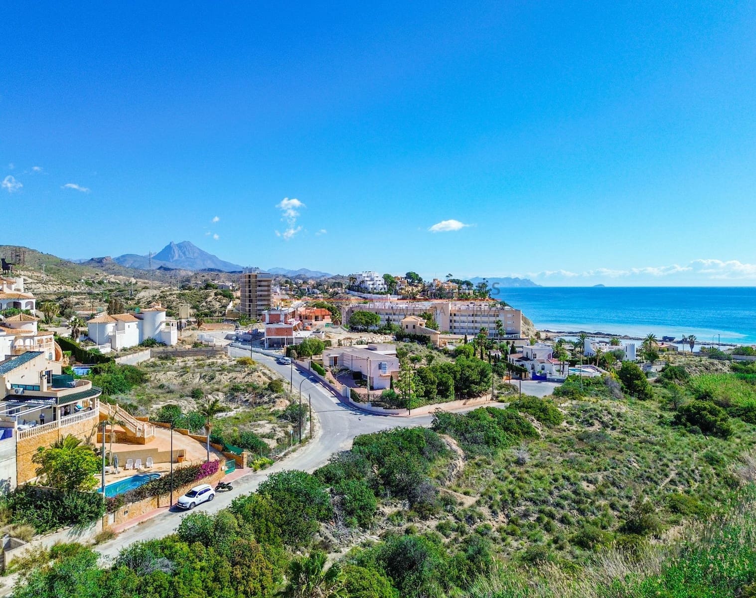 3 soveværelse Villa til salg i El Campello med swimmingpool garage - € 595.000 (Ref: 10031450)