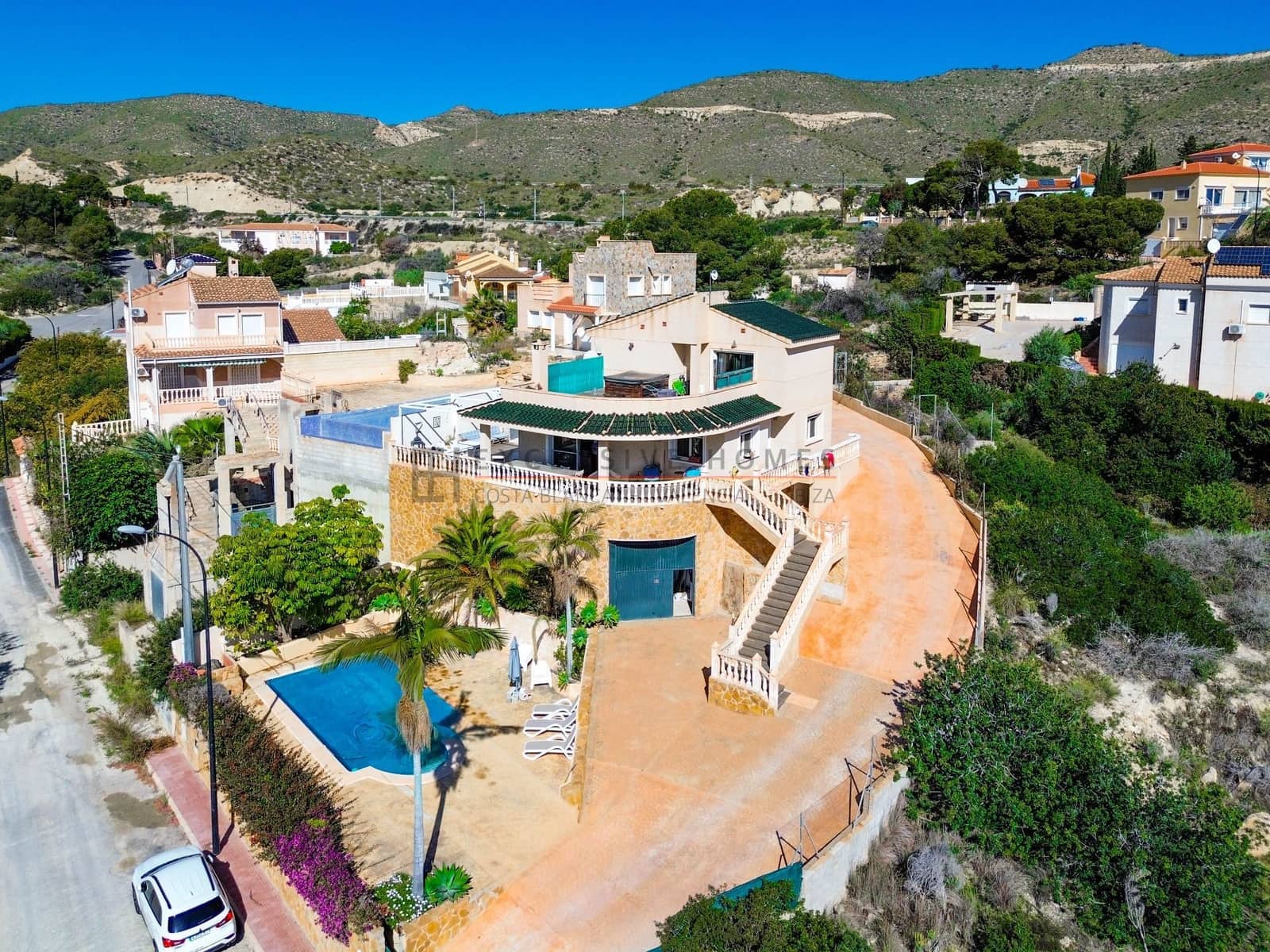 3 soveværelse Villa til salg i El Campello med swimmingpool garage - € 595.000 (Ref: 10031450)
