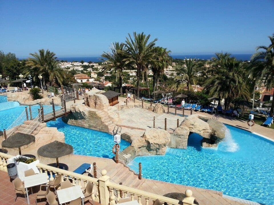 2 makuuhuone Omakotitalo myytävänä paikassa Calpe / Calp mukana uima-altaan - 240 000 € (Ref: 10044444)