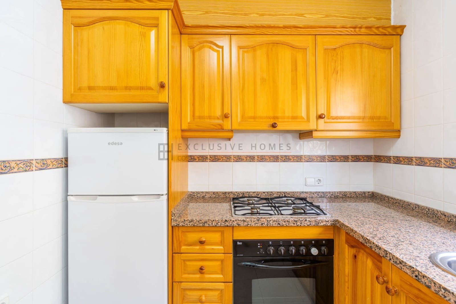 2 makuuhuone Omakotitalo myytävänä paikassa Calpe / Calp mukana uima-altaan - 240 000 € (Ref: 10044444)