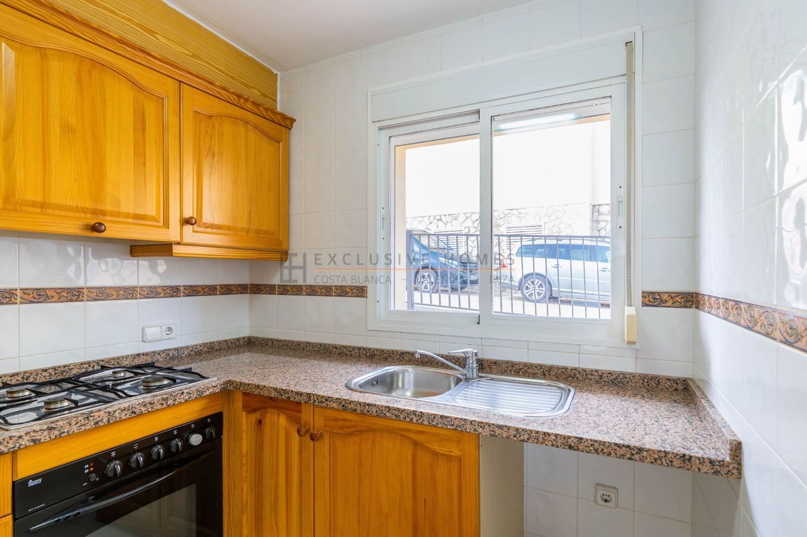 2 makuuhuone Omakotitalo myytävänä paikassa Calpe / Calp mukana uima-altaan - 240 000 € (Ref: 10044444)
