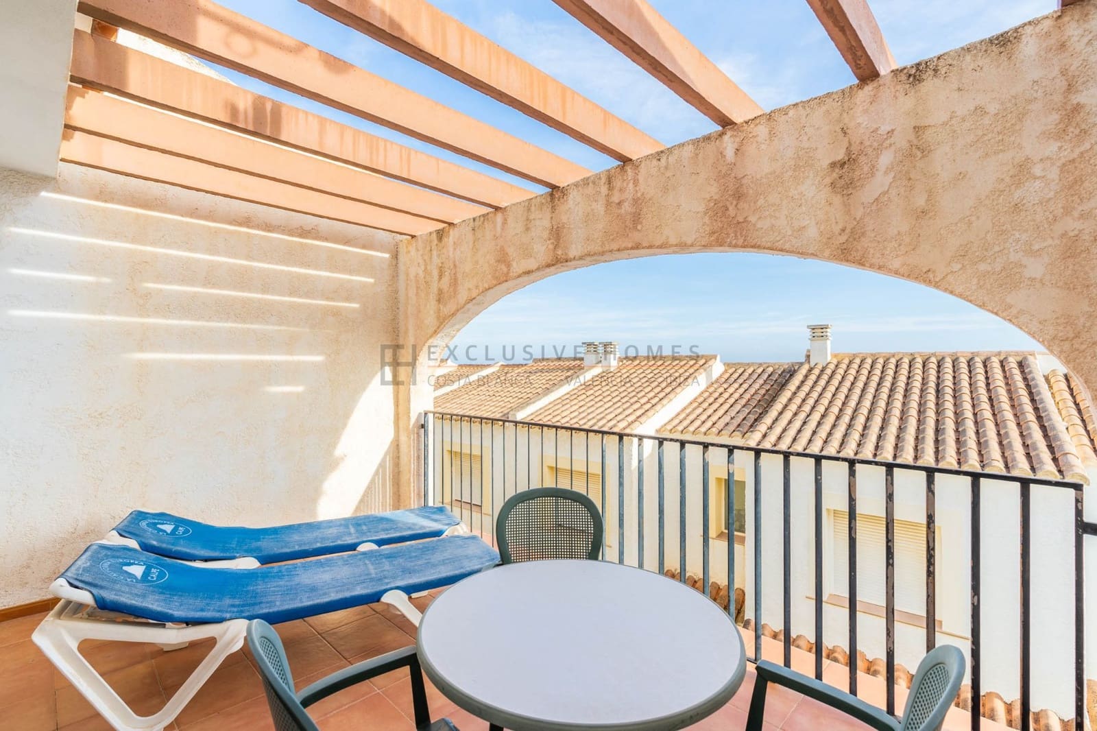 2 makuuhuone Omakotitalo myytävänä paikassa Calpe / Calp mukana uima-altaan - 240 000 € (Ref: 10044444)