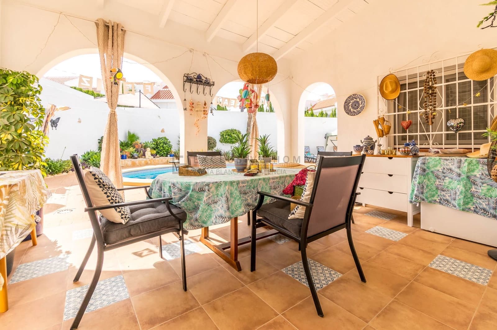 4 Zimmer Villa zu verkaufen in La Nucia mit Pool Garage - 559.000 € (Ref: 10070304)