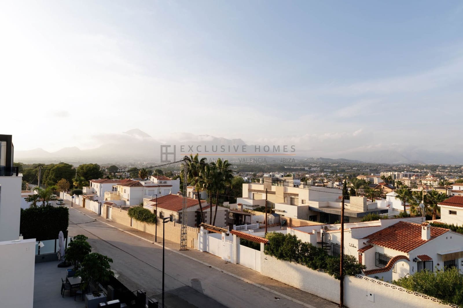 4 slaapkamer Halfvrijstaande villa te koop in Albir met zwembad garage - € 1.950.000 (Ref: 10070306)