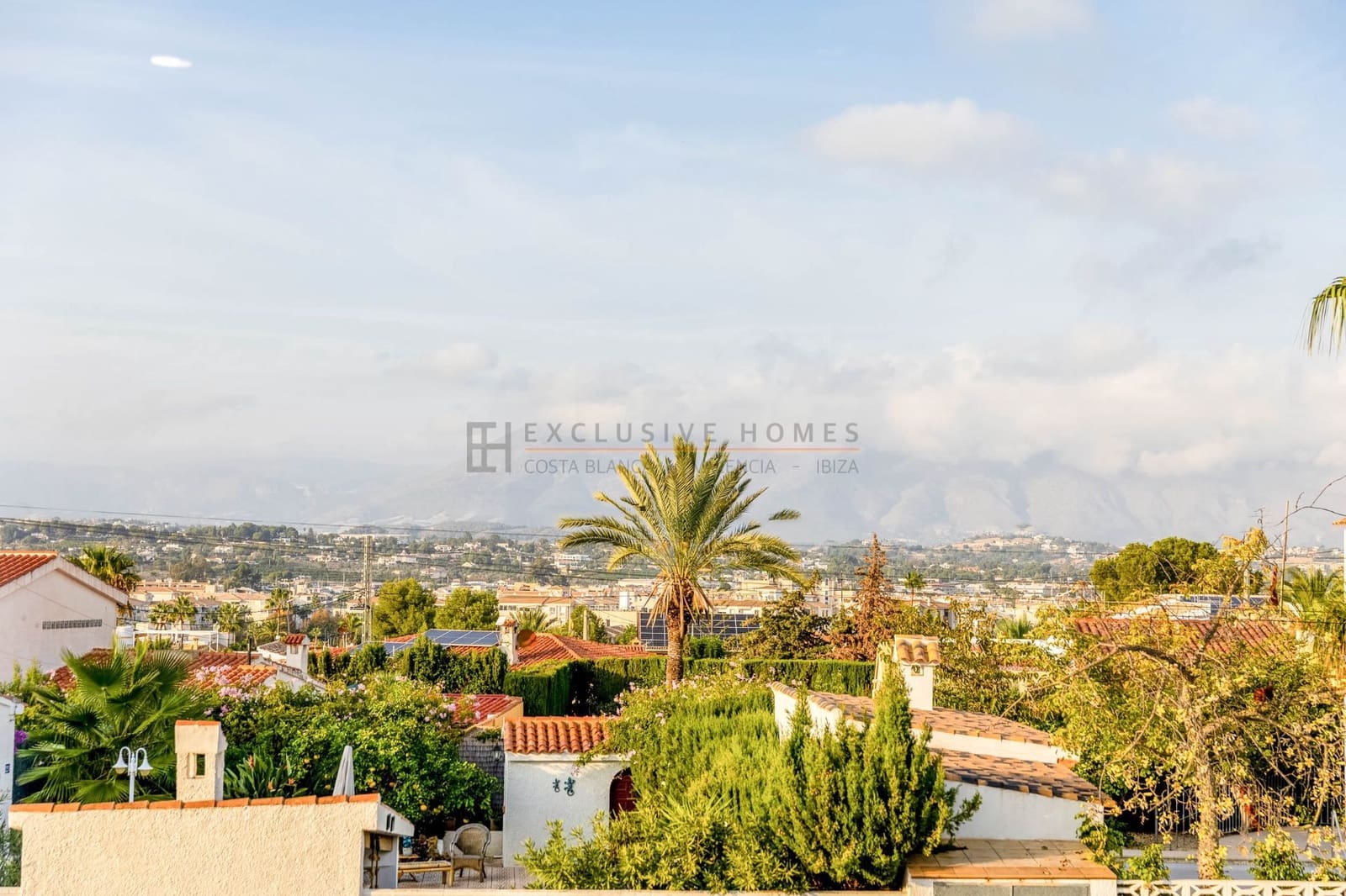 4 slaapkamer Halfvrijstaande villa te koop in Albir met zwembad garage - € 1.950.000 (Ref: 10070306)