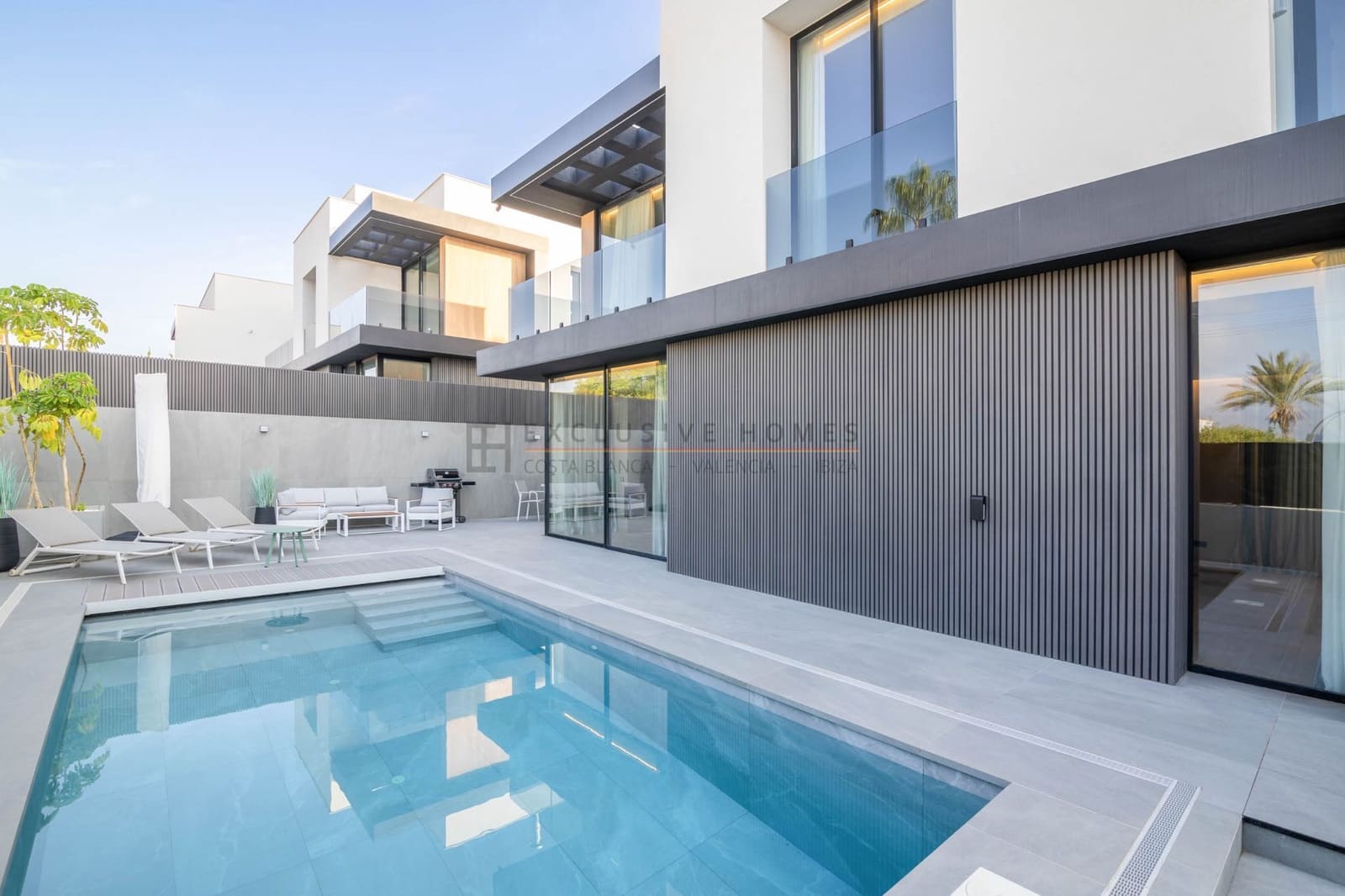 4 slaapkamer Halfvrijstaande villa te koop in Albir met zwembad garage - € 1.950.000 (Ref: 10070306)