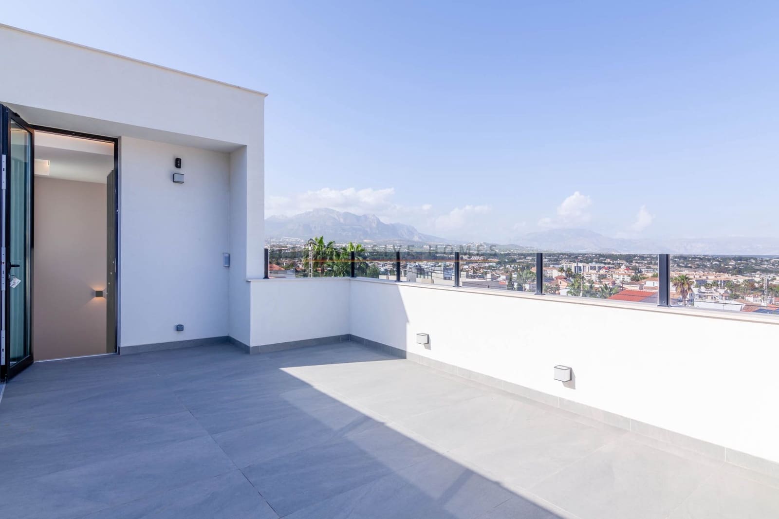 4 slaapkamer Halfvrijstaande villa te koop in Albir met zwembad garage - € 1.950.000 (Ref: 10070306)