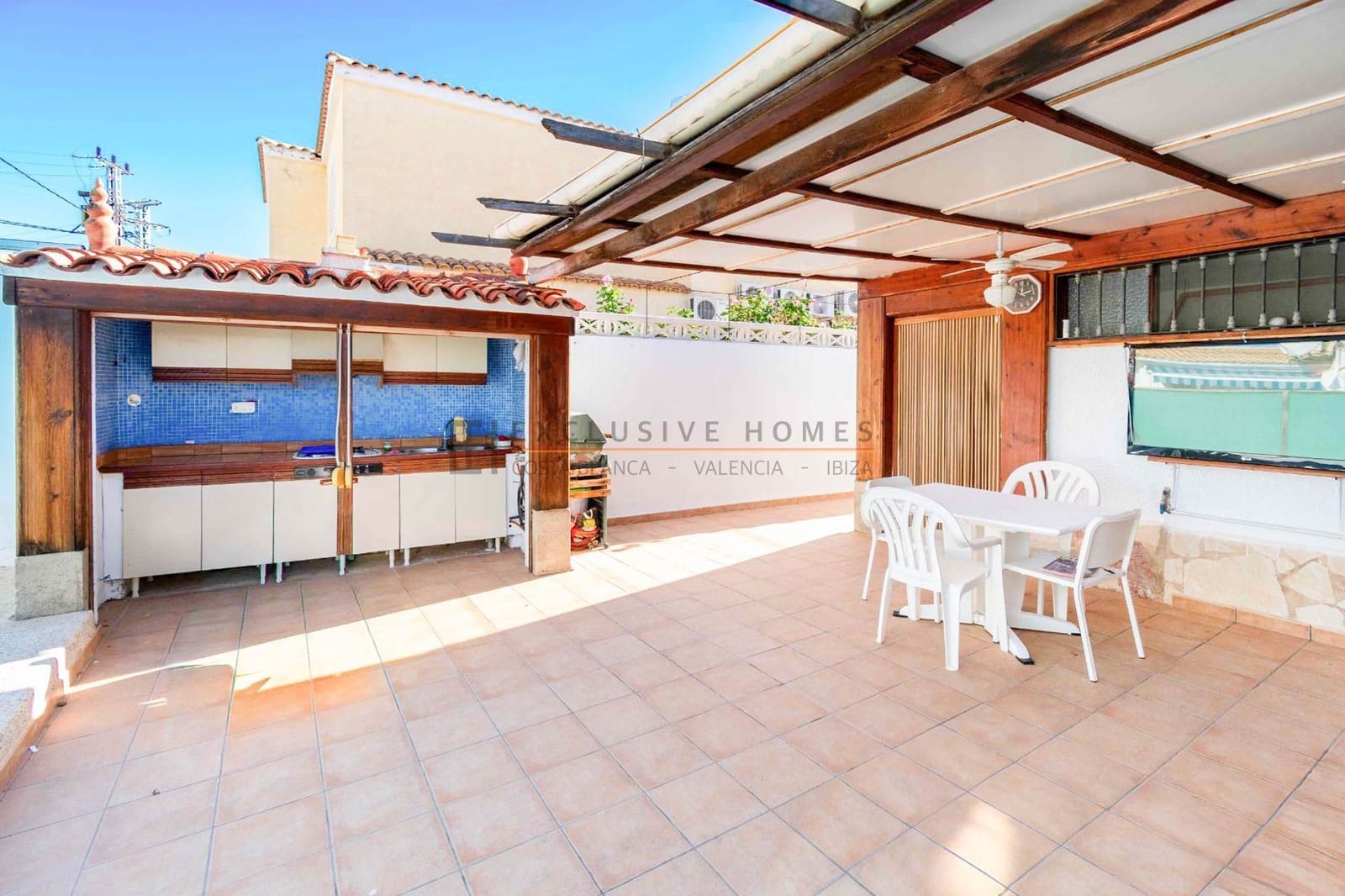 3 Zimmer Villa zu verkaufen in Albir mit Pool Garage - 639.000 € (Ref: 10070308)