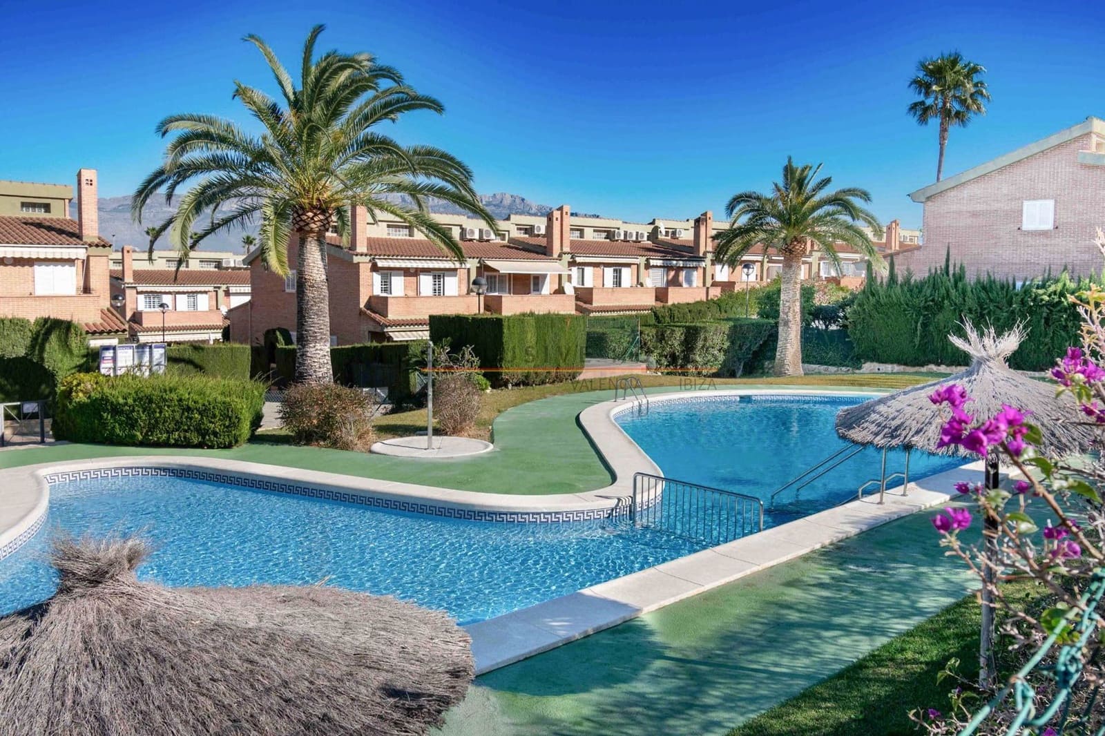3 quarto Moradia Geminada para venda em Albir com piscina garagem - 455 000 € (Ref: 10070309)