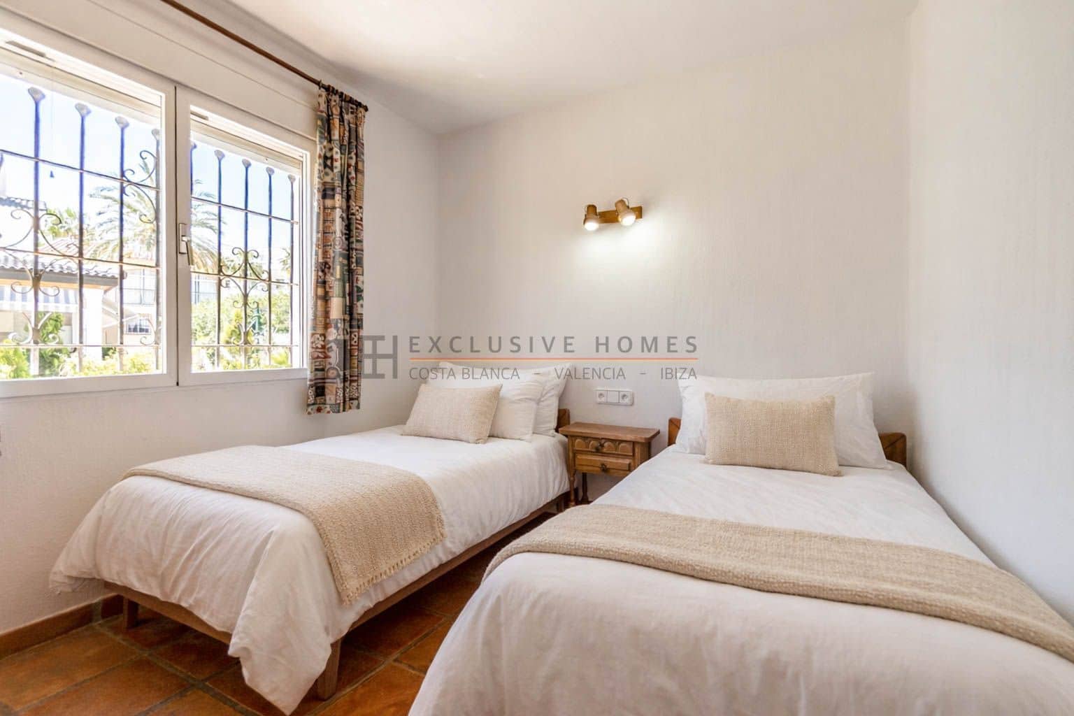 5 Zimmer Villa zu verkaufen in Albir mit Pool Garage - 795.000 € (Ref: 10070310)