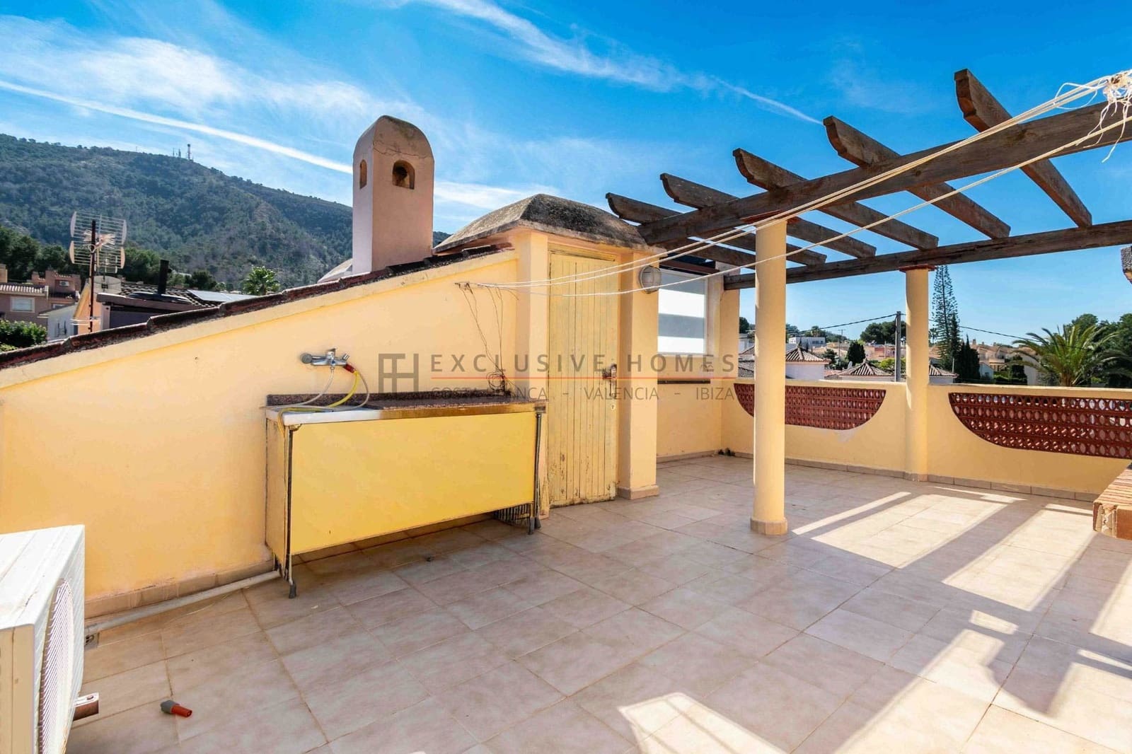 3 soveværelse Semi-Rækkehus til salg i Albir med swimmingpool - € 361.500 (Ref: 10113571)