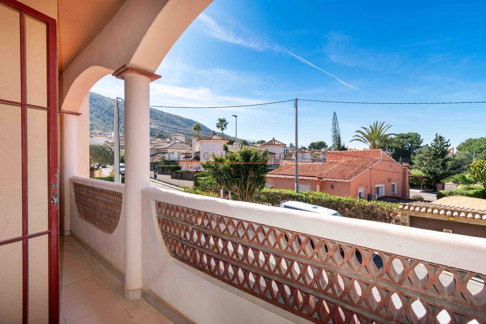 3 soveværelse Semi-Rækkehus til salg i Albir med swimmingpool - € 361.500 (Ref: 10113571)