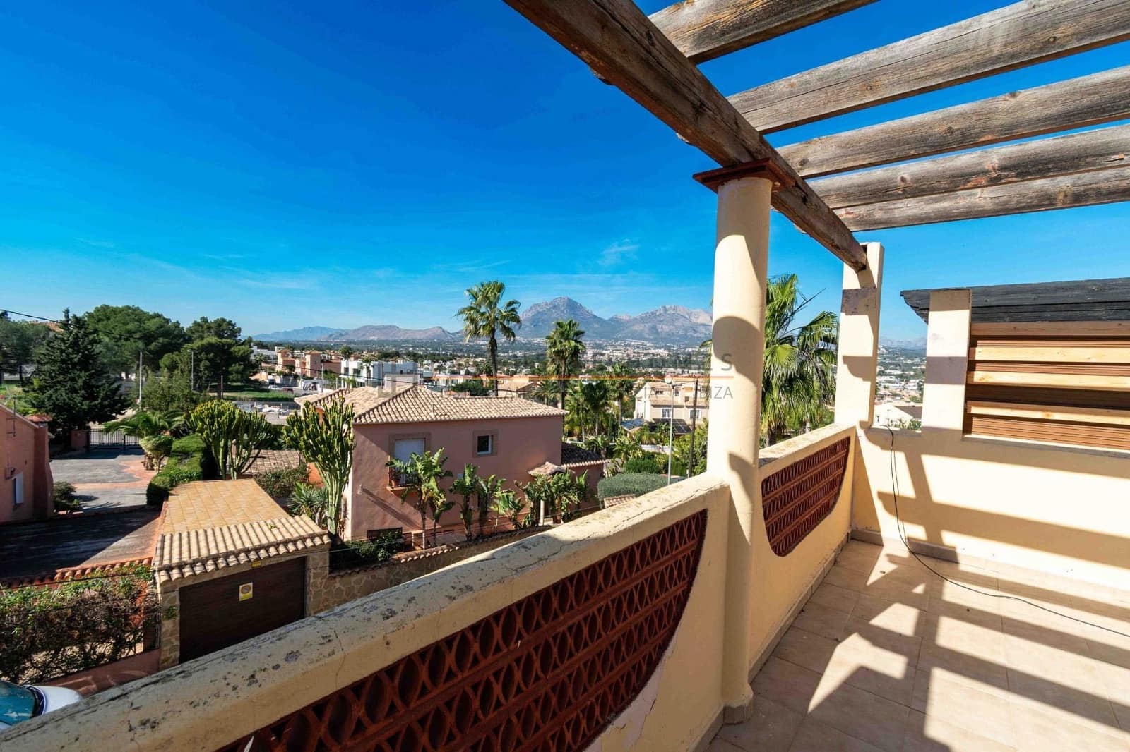 3 soveværelse Semi-Rækkehus til salg i Albir med swimmingpool - € 361.500 (Ref: 10113571)