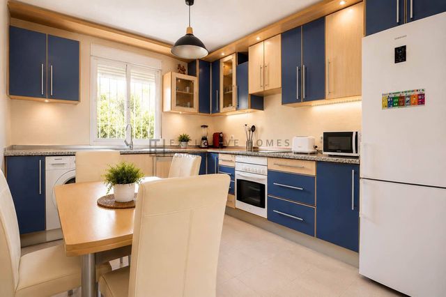 Chalet de 4 habitaciones en Coloma  , La Nucia en venta con piscina garaje - 549.000 € (Ref: 10113572)