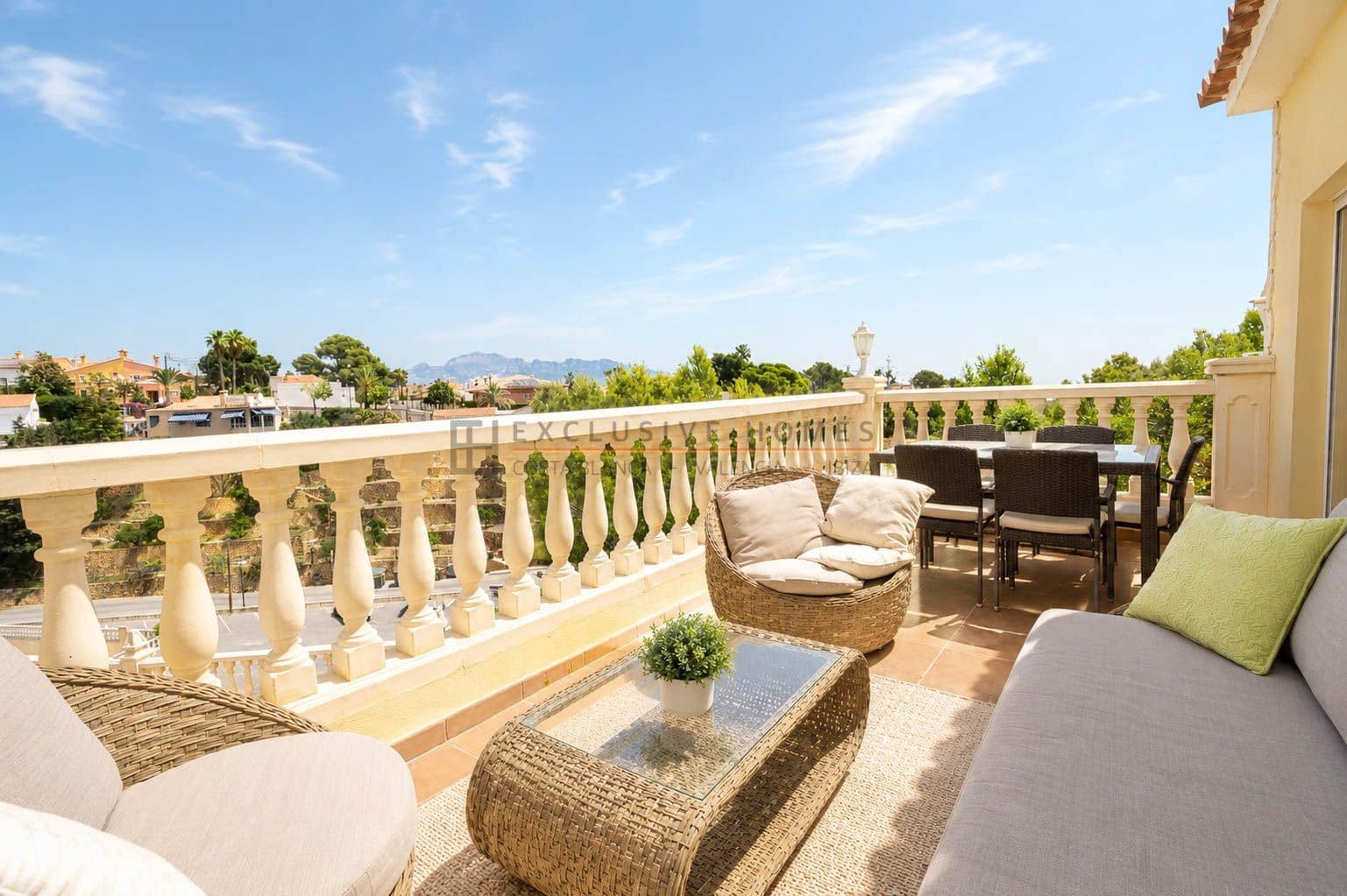 Chalet de 4 habitaciones en La Nucia en venta con piscina garaje - 549.000 € (Ref: 10113572)