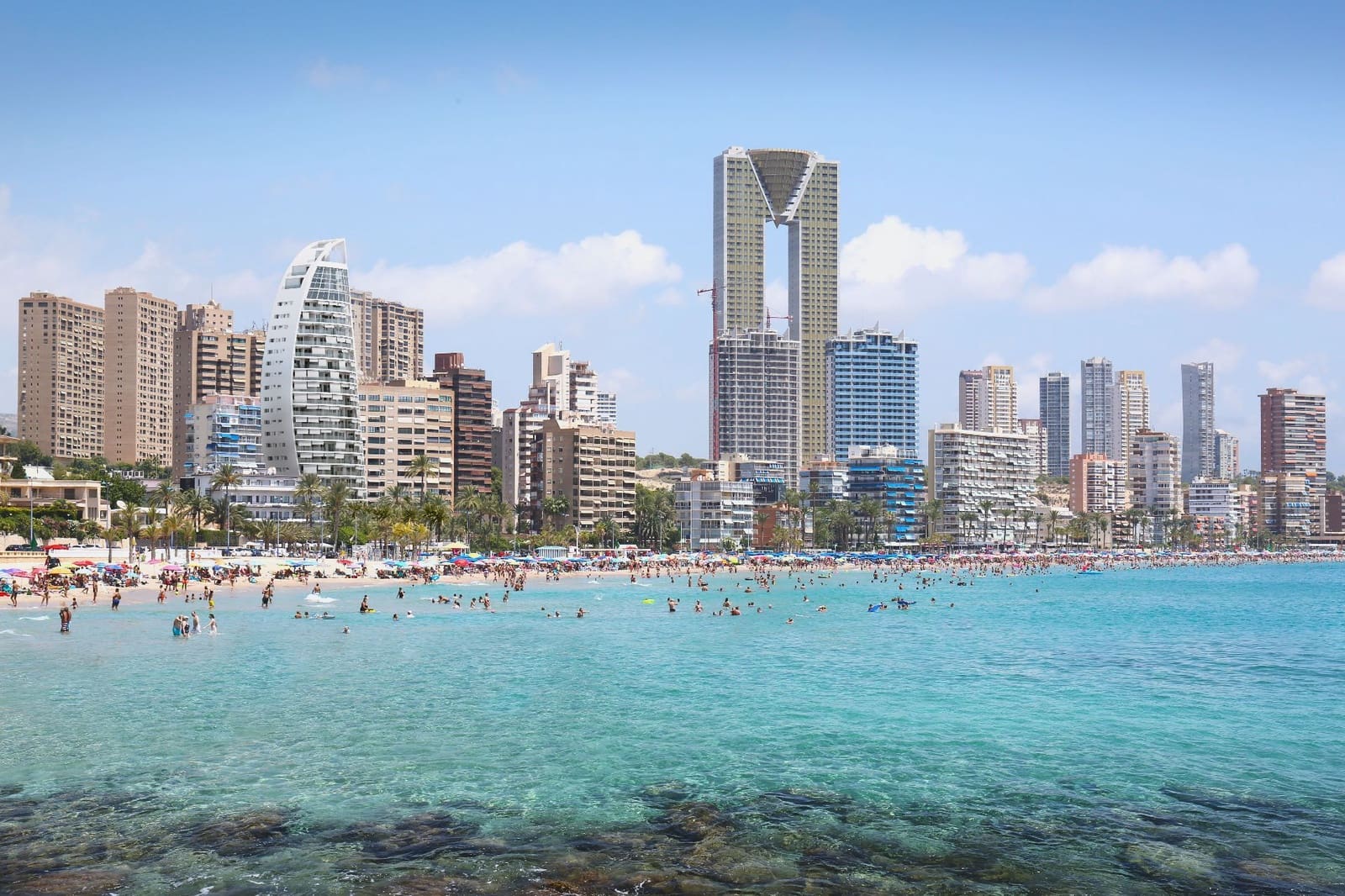 Apartamento de 2 habitaciones en Benidorm en venta con piscina garaje - 925.000 € (Ref: 6025700)