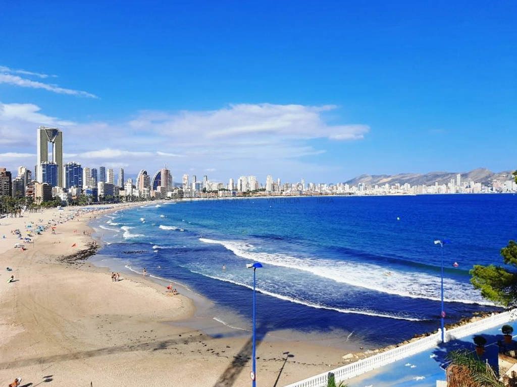 Apartamento de 3 habitaciones en Benidorm en venta con piscina garaje - 1.200.000 € (Ref: 6308360)