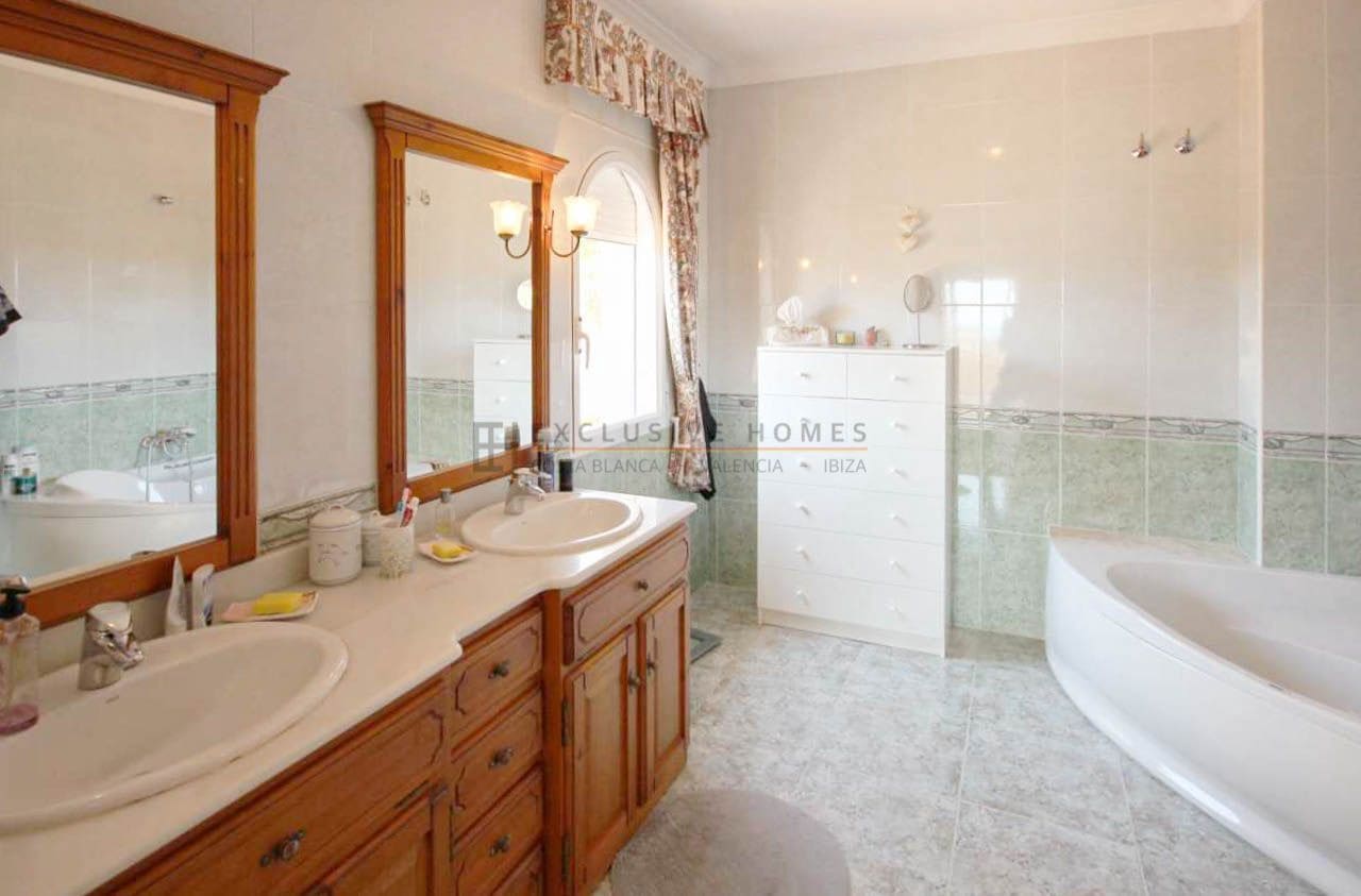 8 soverom Villa til salgs i Alfaz del Pi / L'Alfas del Pi med svømmebasseng garasje - € 1 750 000 (Ref: 6976435)