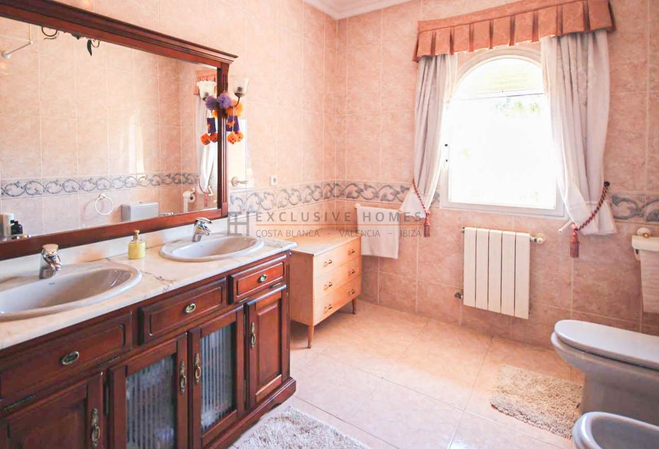 8 soverom Villa til salgs i Alfaz del Pi / L'Alfas del Pi med svømmebasseng garasje - € 1 750 000 (Ref: 6976435)
