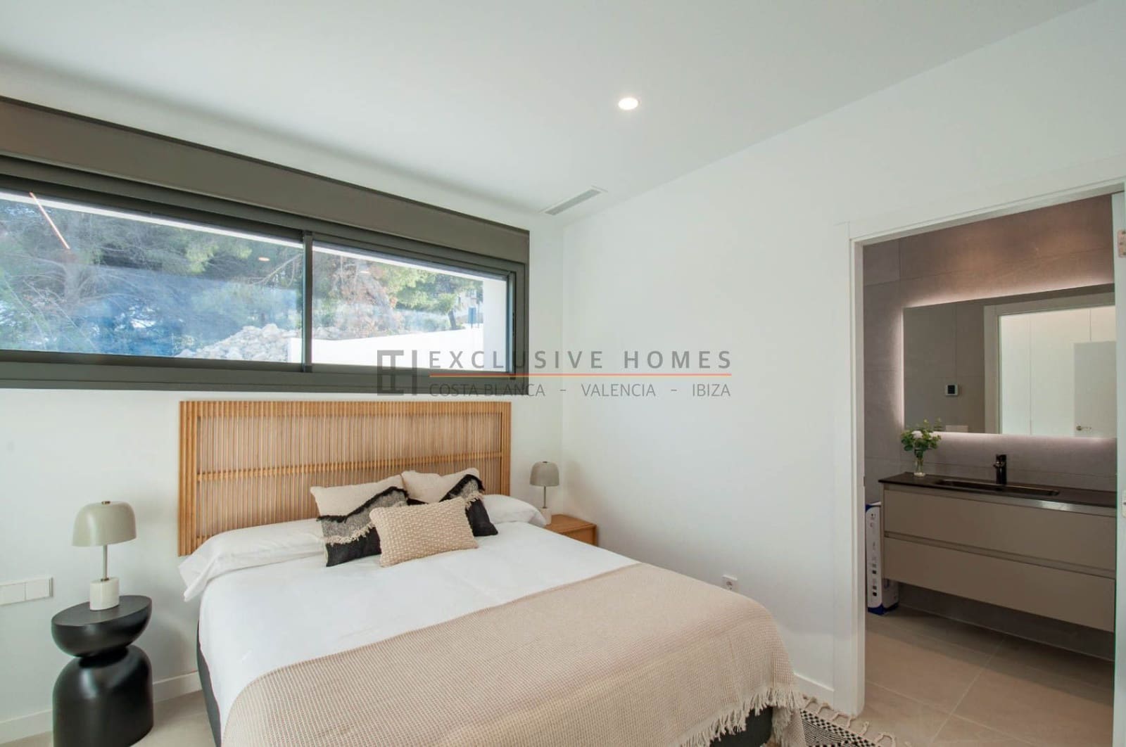4 bedroom Villa for sale in Moraira with pool garage - € 1,499,000 (Ref: 8572184)