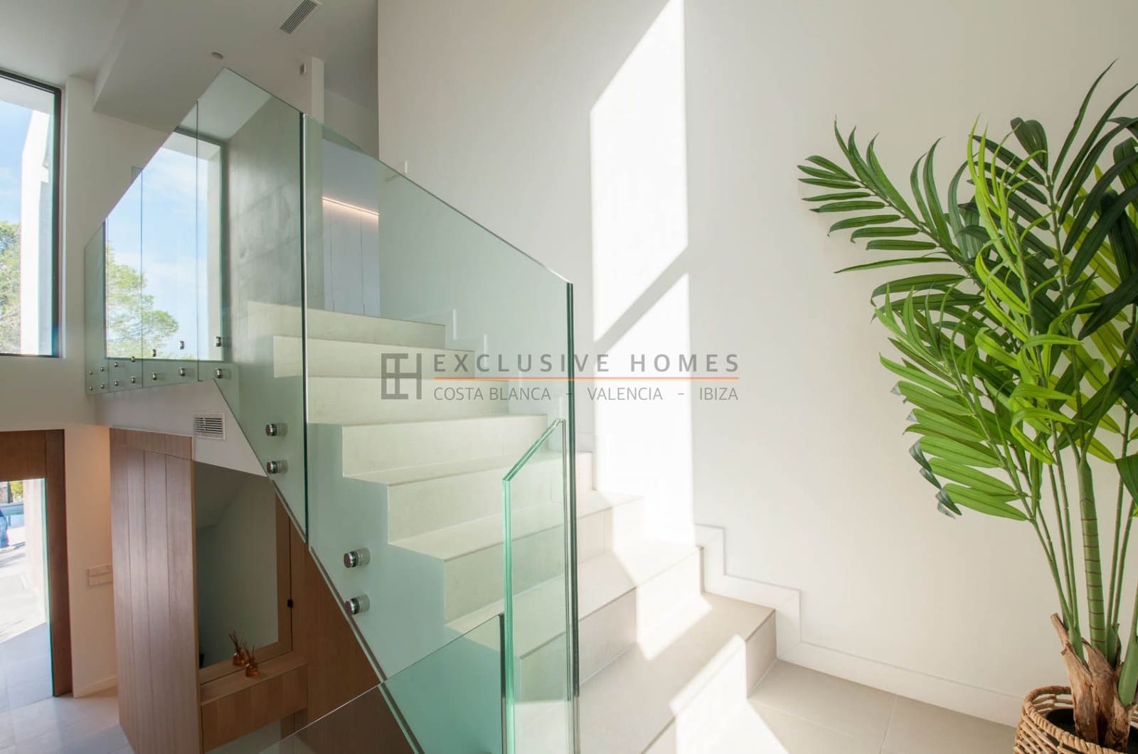 4 bedroom Villa for sale in Moraira with pool garage - € 1,499,000 (Ref: 8572184)