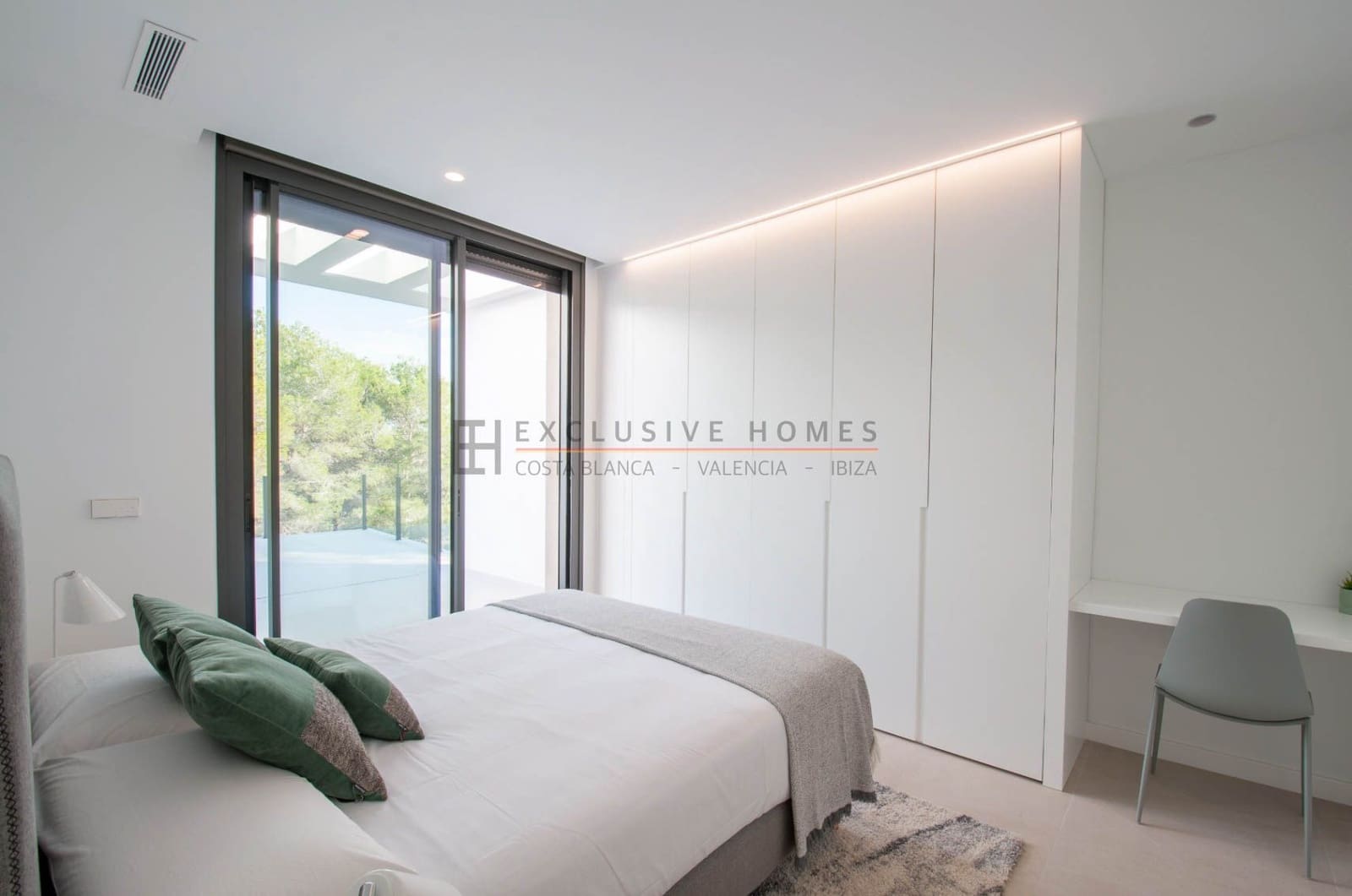 4 bedroom Villa for sale in Moraira with pool garage - € 1,499,000 (Ref: 8572184)