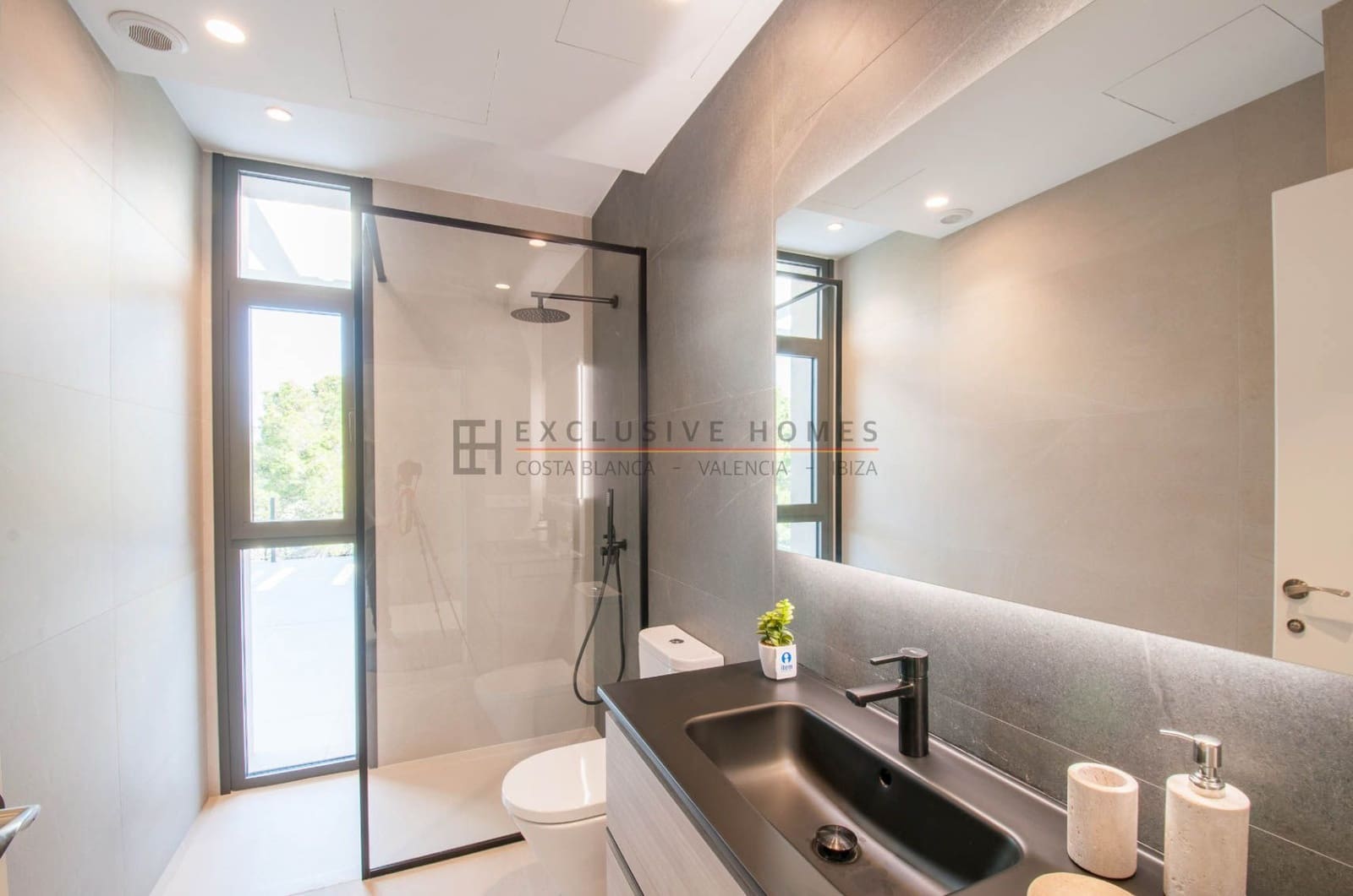 4 bedroom Villa for sale in Moraira with pool garage - € 1,499,000 (Ref: 8572184)