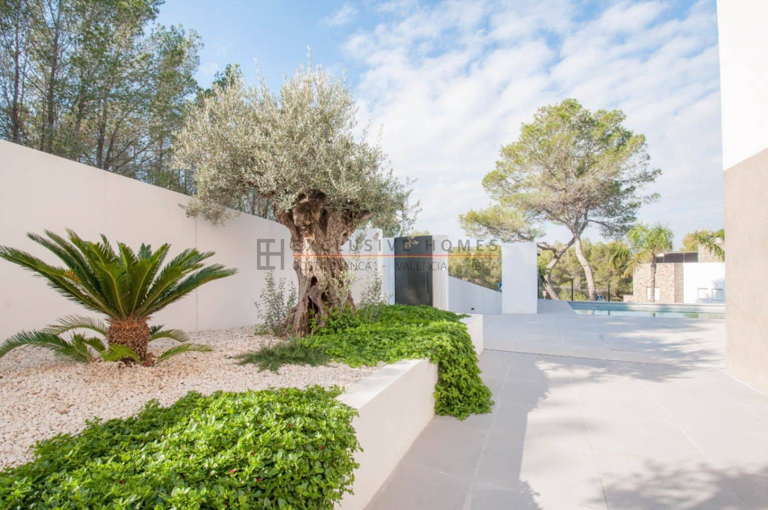 4 bedroom Villa for sale in Moraira with pool garage - € 1,499,000 (Ref: 8572184)