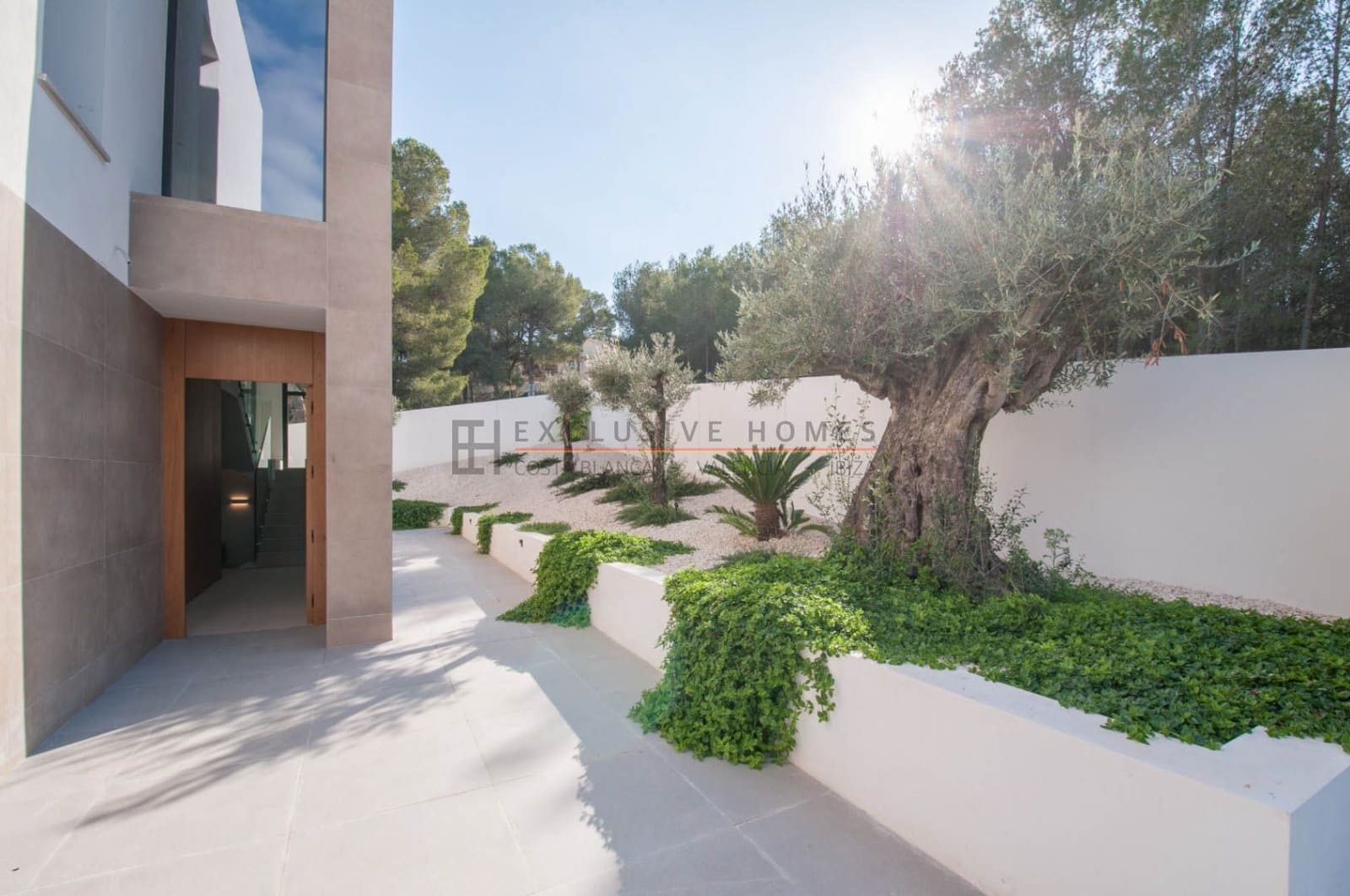 4 bedroom Villa for sale in Moraira with pool garage - € 1,499,000 (Ref: 8572184)