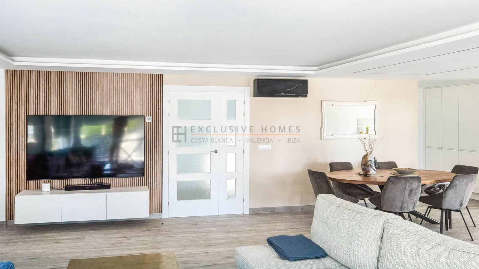 4 bedroom Villa for sale in Alfaz del Pi / L'Alfas del Pi with pool garage - € 1,195,000 (Ref: 8626490)