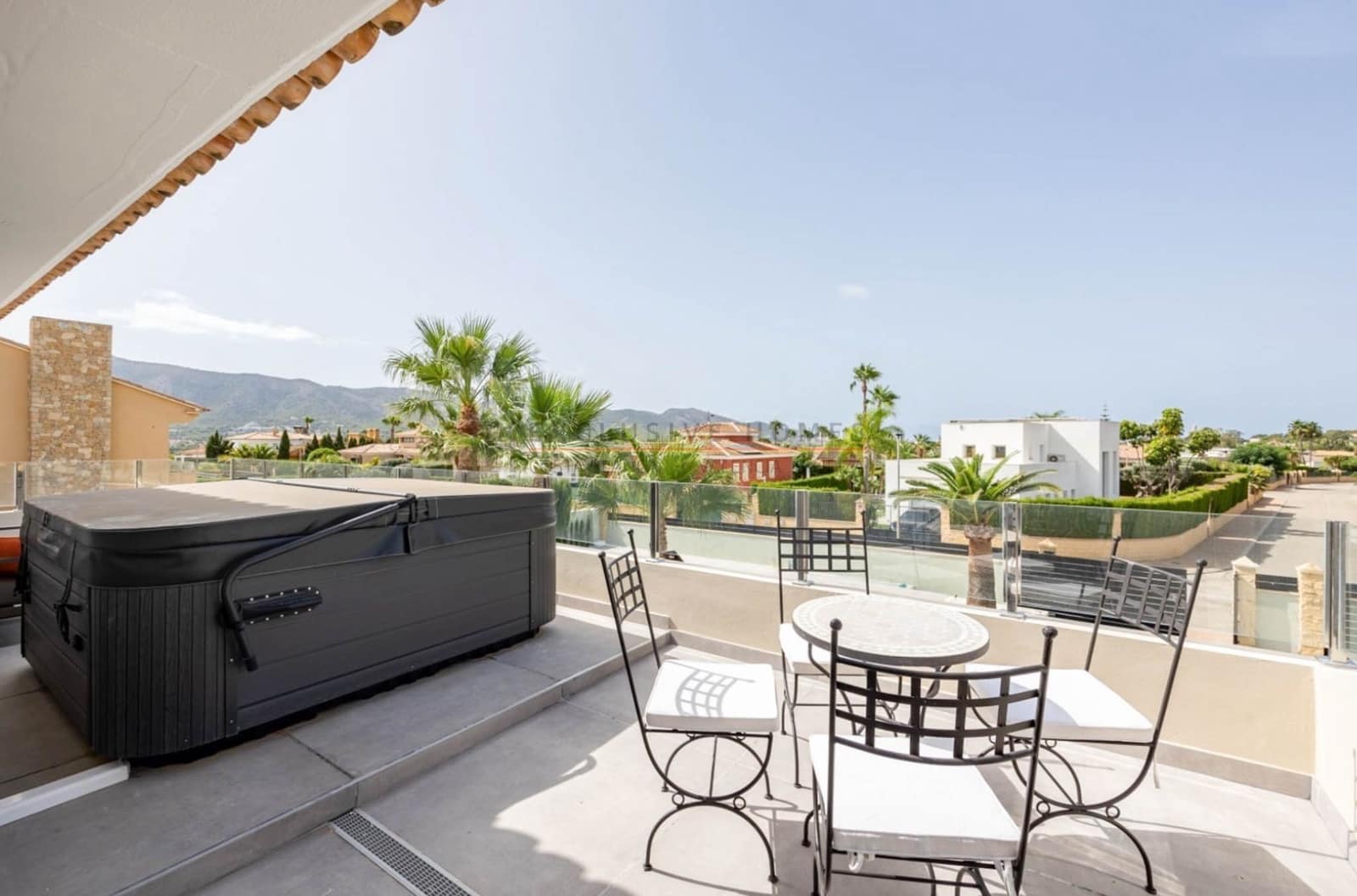 4 bedroom Villa for sale in Alfaz del Pi / L'Alfas del Pi with pool garage - € 1,195,000 (Ref: 8626490)