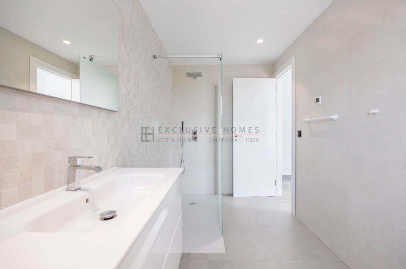 4 bedroom Villa for sale in Alfaz del Pi / L'Alfas del Pi with pool garage - € 1,195,000 (Ref: 8626490)