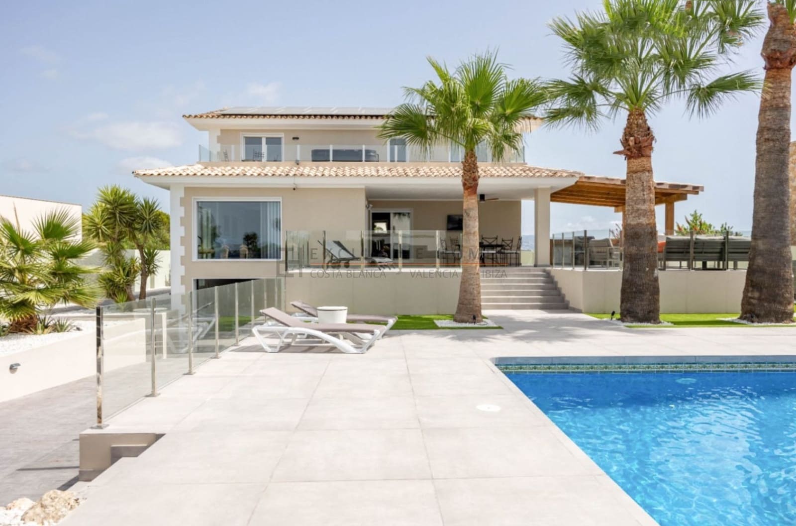 4 bedroom Villa for sale in Alfaz del Pi / L'Alfas del Pi with pool garage - € 1,195,000 (Ref: 8626490)