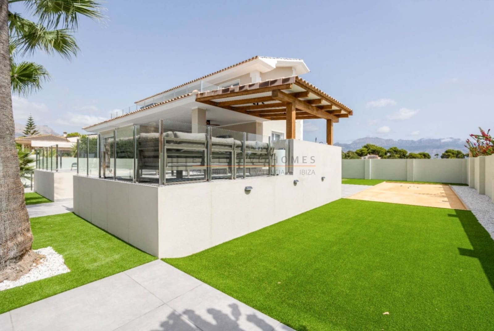4 bedroom Villa for sale in Alfaz del Pi / L'Alfas del Pi with pool garage - € 1,195,000 (Ref: 8626490)