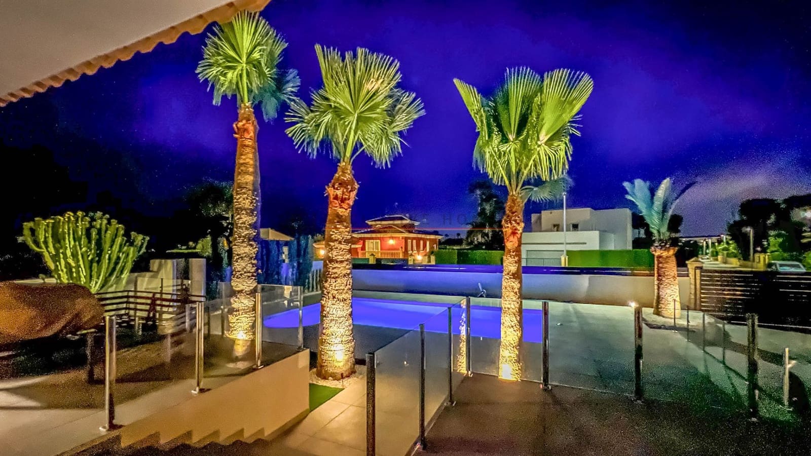 4 bedroom Villa for sale in Alfaz del Pi / L'Alfas del Pi with pool garage - € 1,195,000 (Ref: 8626490)