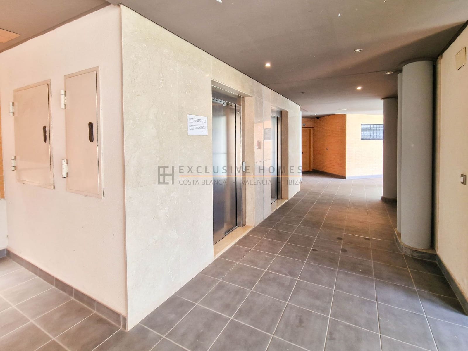 2 sypialnia Penthouse na sprzedaż w Albir z basenem garażem - 649 000 € (Ref: 8757317)