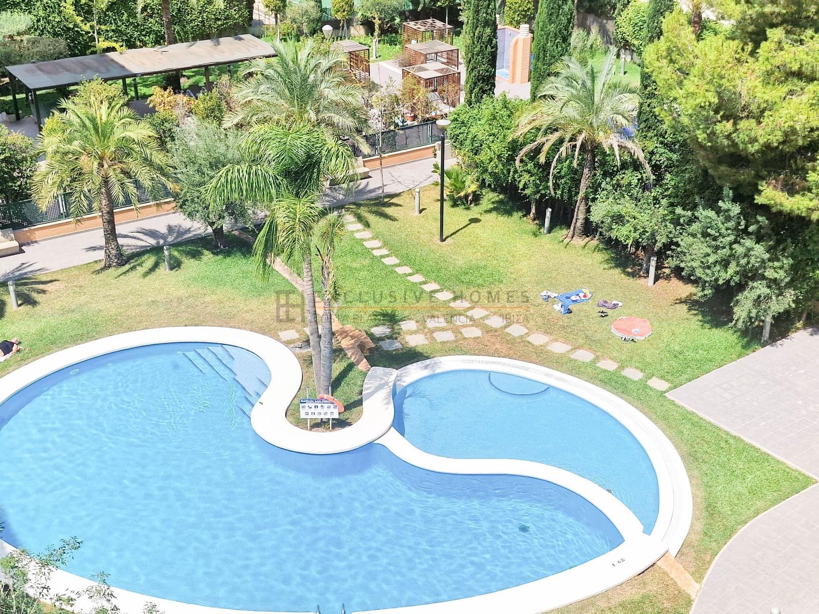 2 sypialnia Penthouse na sprzedaż w Albir z basenem garażem - 649 000 € (Ref: 8757317)