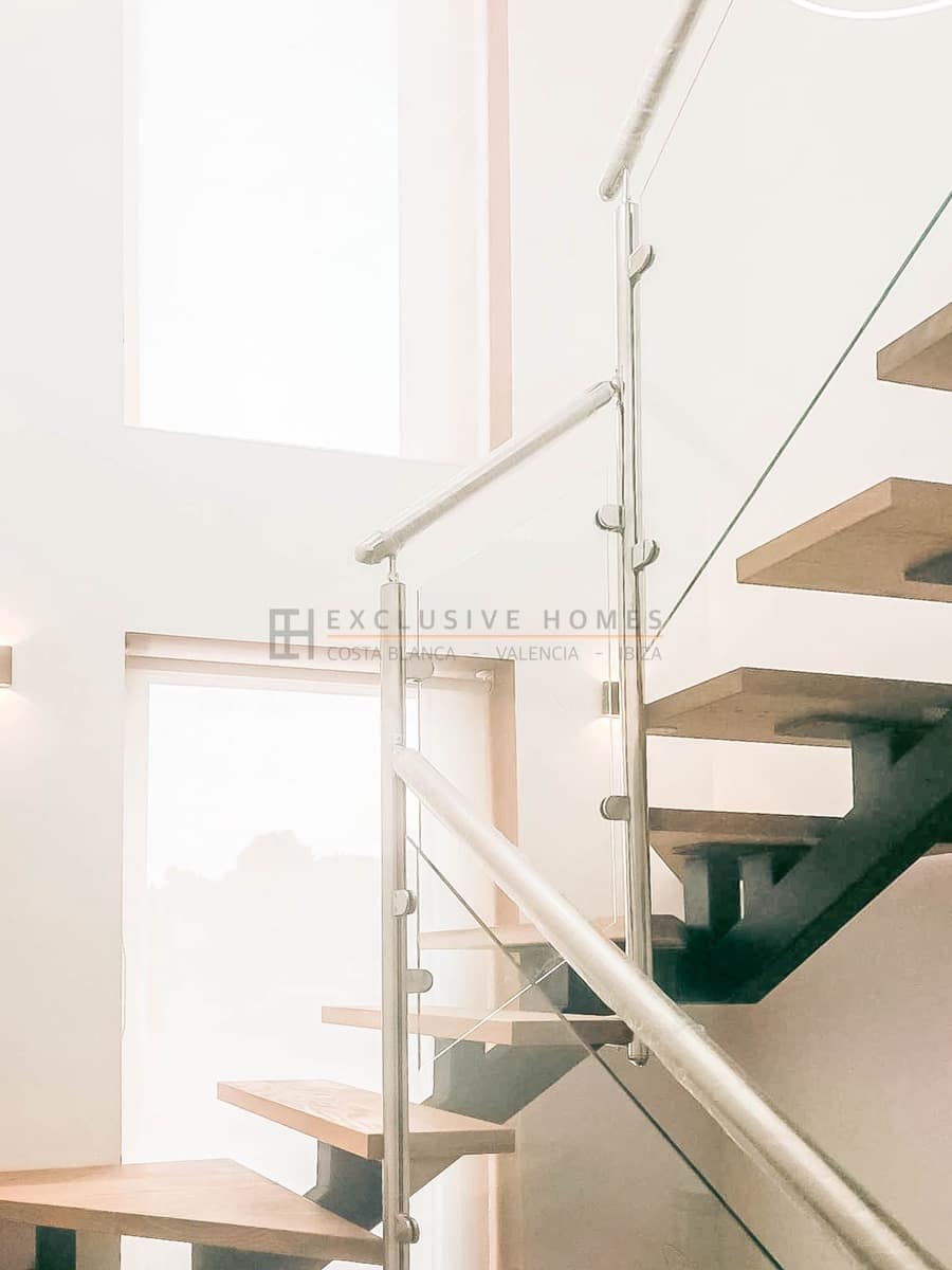4 bedroom Villa for sale in La Nucia with pool garage - € 580,000 (Ref: 8805646)