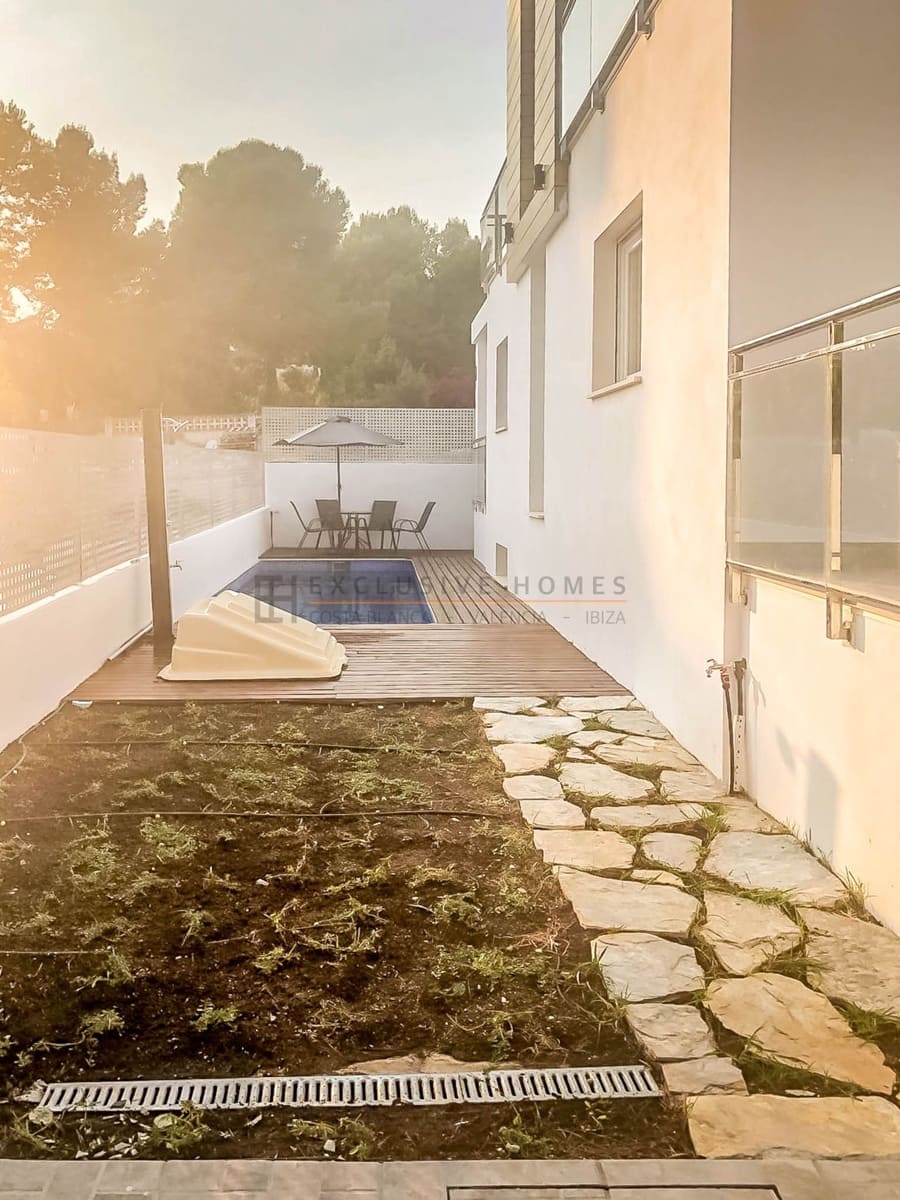 4 bedroom Villa for sale in La Nucia with pool garage - € 580,000 (Ref: 8805646)