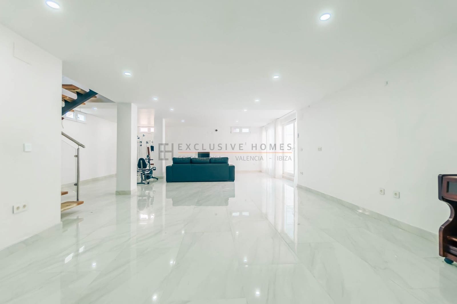 4 bedroom Villa for sale in La Nucia with pool garage - € 580,000 (Ref: 8805646)