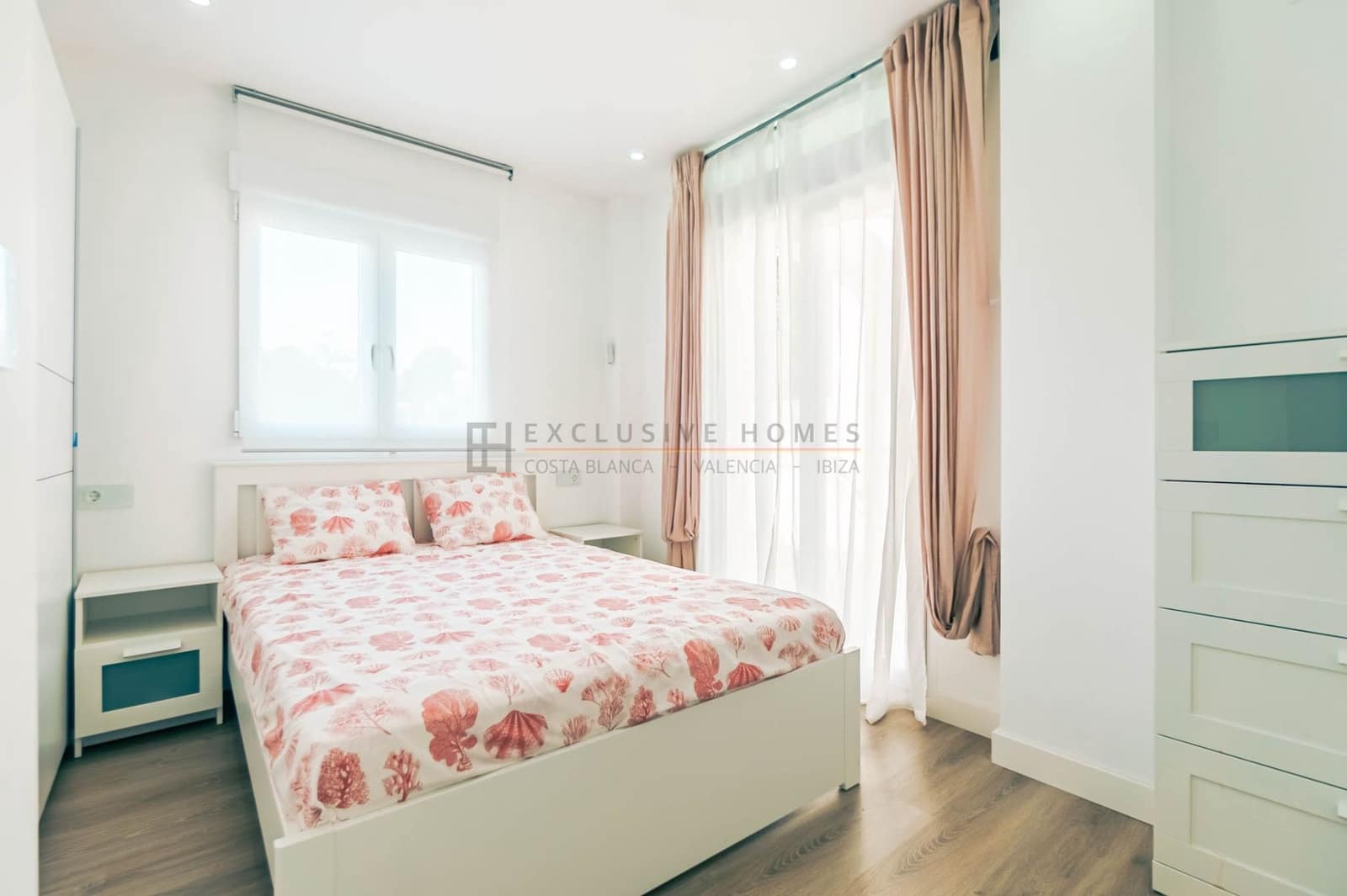 4 bedroom Villa for sale in La Nucia with pool garage - € 580,000 (Ref: 8805646)