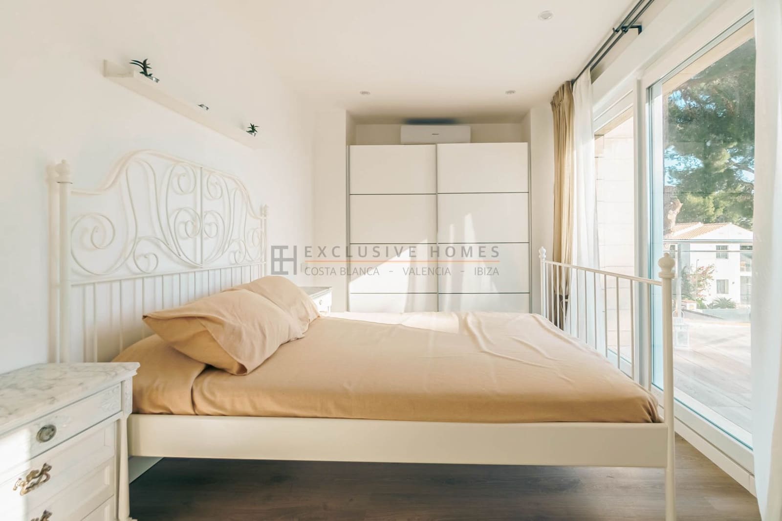 4 bedroom Villa for sale in La Nucia with pool garage - € 580,000 (Ref: 8805646)