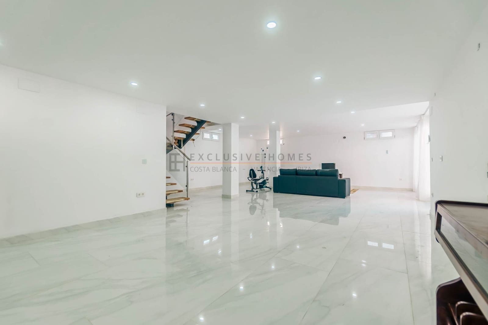 4 bedroom Villa for sale in La Nucia with pool garage - € 580,000 (Ref: 8805646)