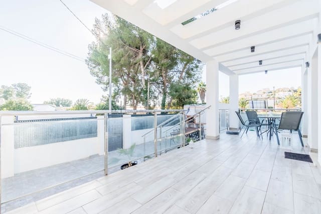 4 soveværelse Villa til salg i La Nucia med swimmingpool garage - € 580.000 (Ref: 8805646)