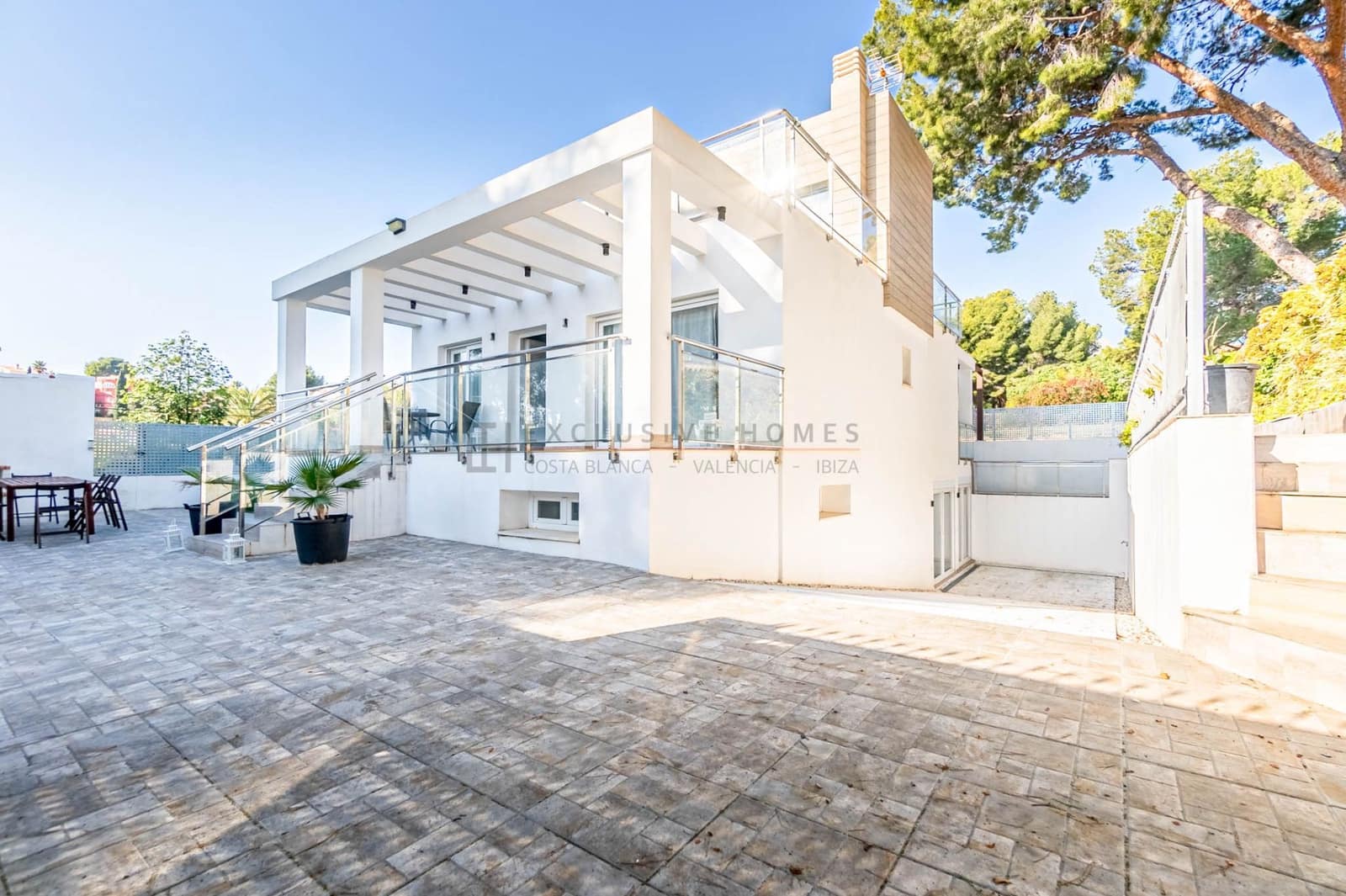 4 bedroom Villa for sale in La Nucia with pool garage - € 580,000 (Ref: 8805646)