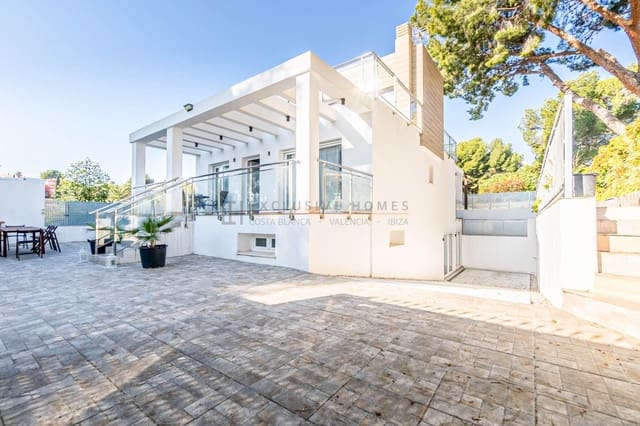 4 soveværelse Villa til salg i La Nucia med swimmingpool garage - € 580.000 (Ref: 8805646)