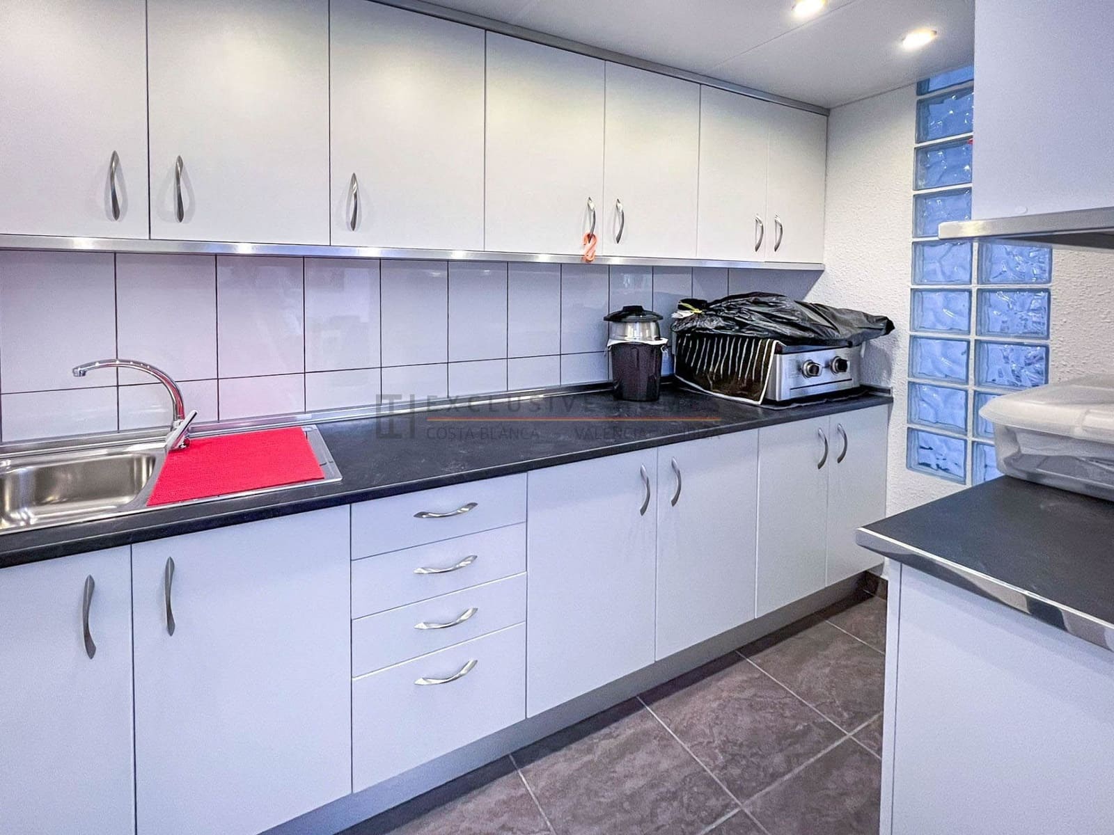 Chalet de 4 habitaciones en Polop en venta con piscina garaje - 749.000 € (Ref: 8887546)