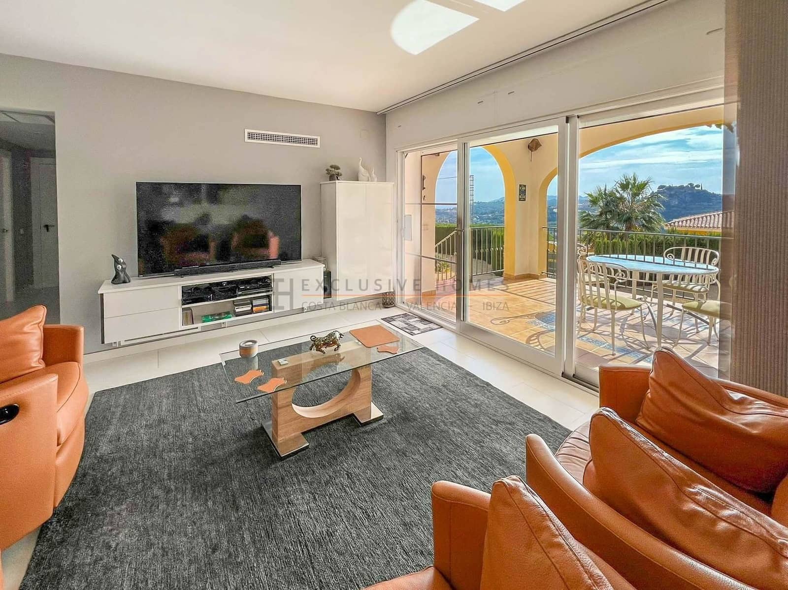 Chalet de 4 habitaciones en Polop en venta con piscina garaje - 749.000 € (Ref: 8887546)