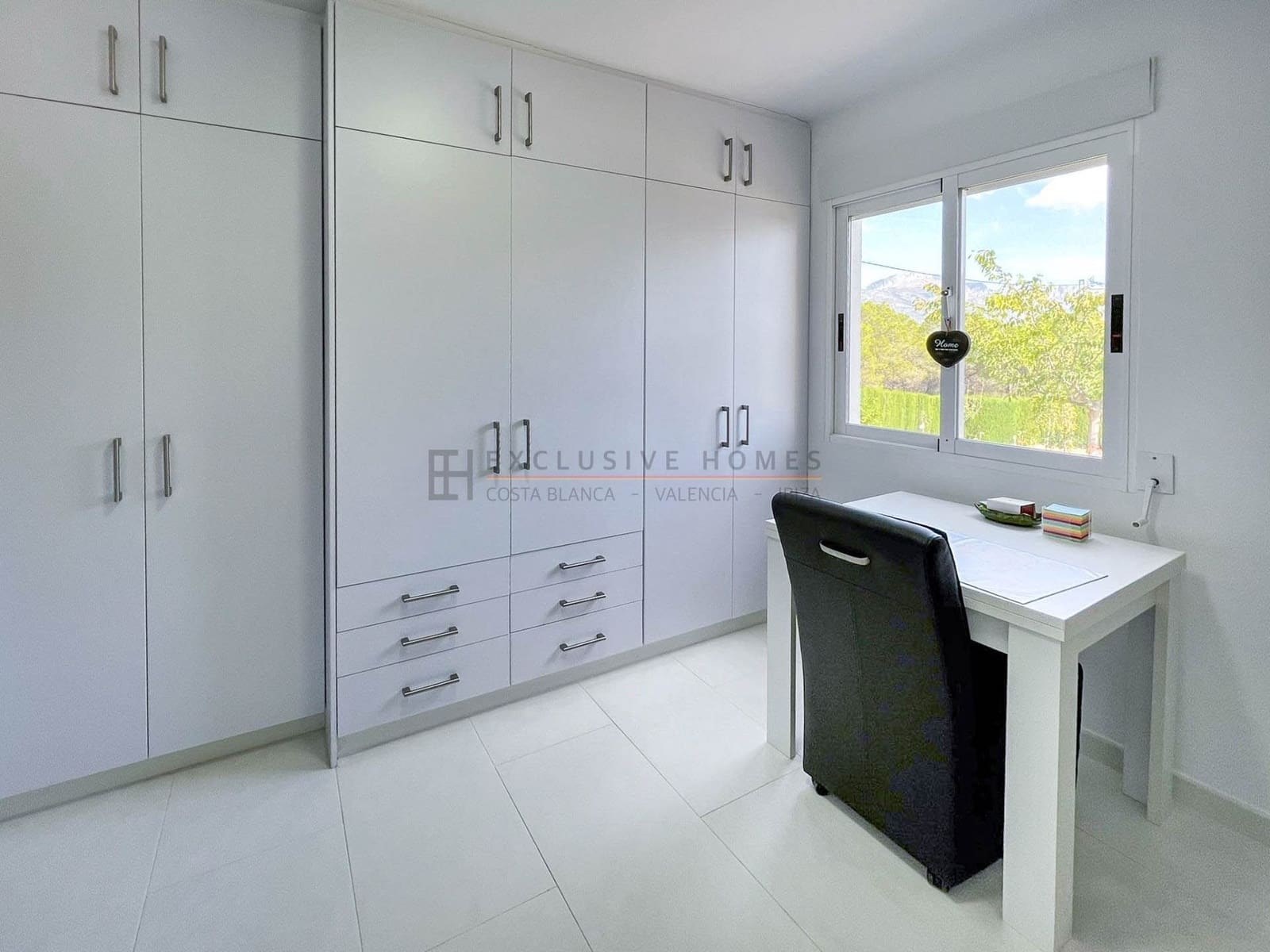 Chalet de 4 habitaciones en Polop en venta con piscina garaje - 749.000 € (Ref: 8887546)